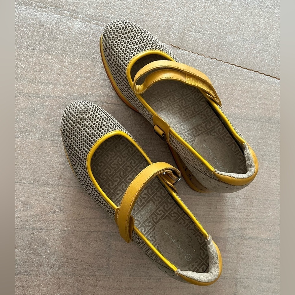 [US7] Rockport Jonselle perf Mary Jane Wedge Shoes - Picture 2 of 7